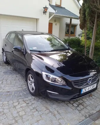 Volvo V60 cena 42500 przebieg: 205000, rok produkcji 2016 z Koszalin małe 56